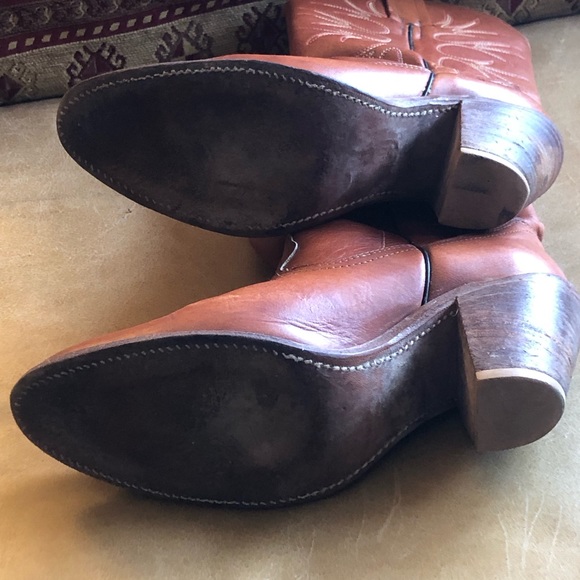 Frye Boots With 2 Color Stitching and Stacked 3 inch Heels. Woman’s Size 7 - Picture 8 of 14